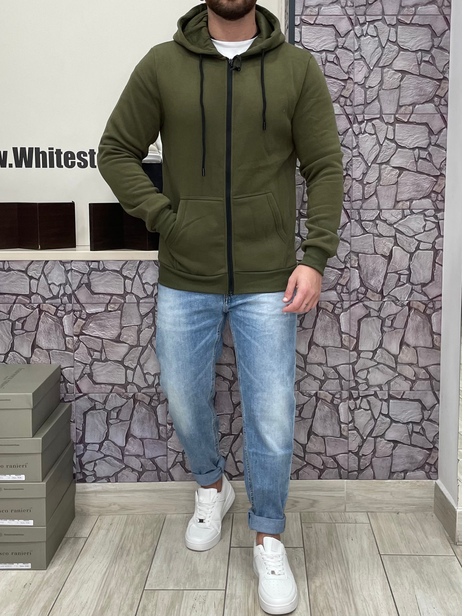 Felpa Basic con zip e cappuccio