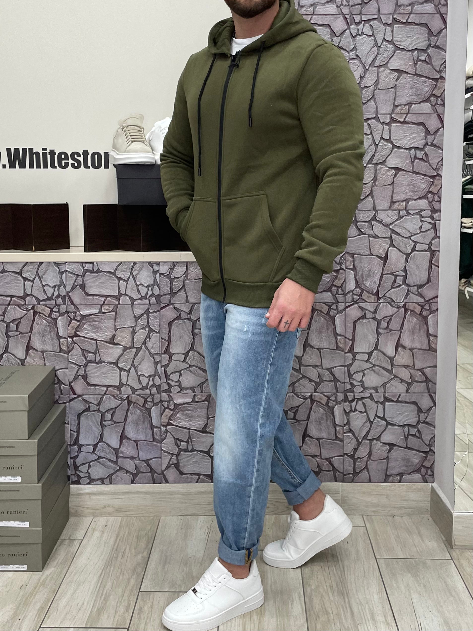 Felpa Basic con zip e cappuccio