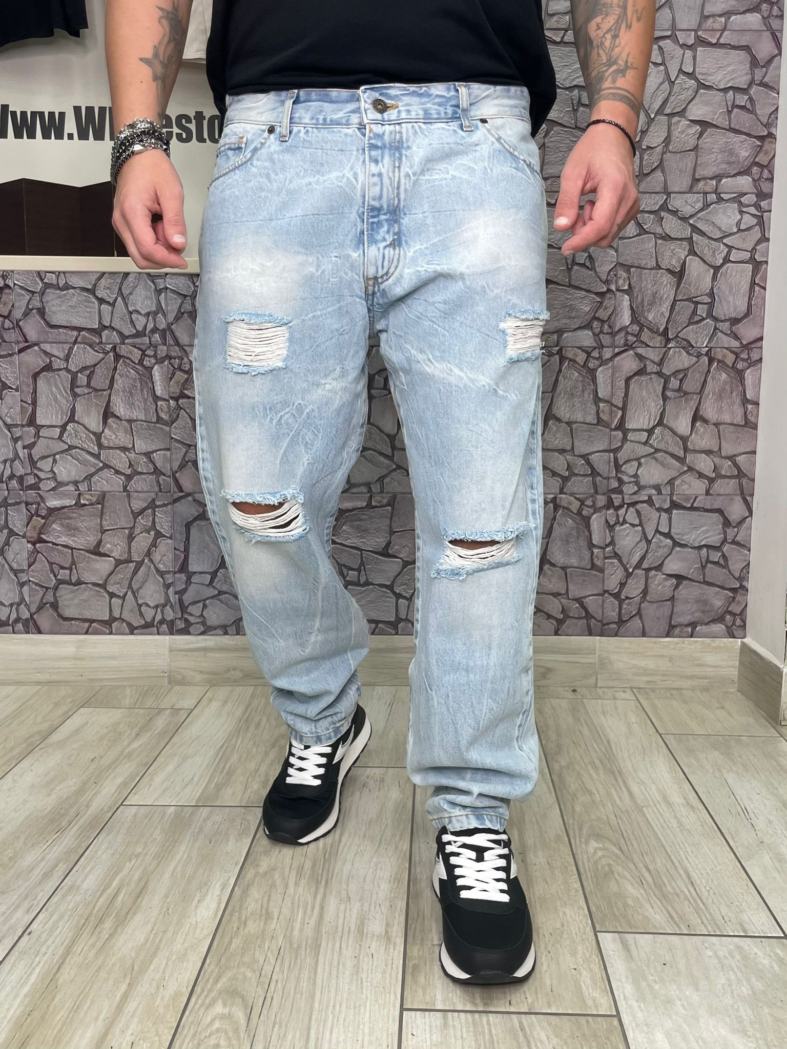 Jeans BlackSunday chiaro con rotture e sfumature art.110