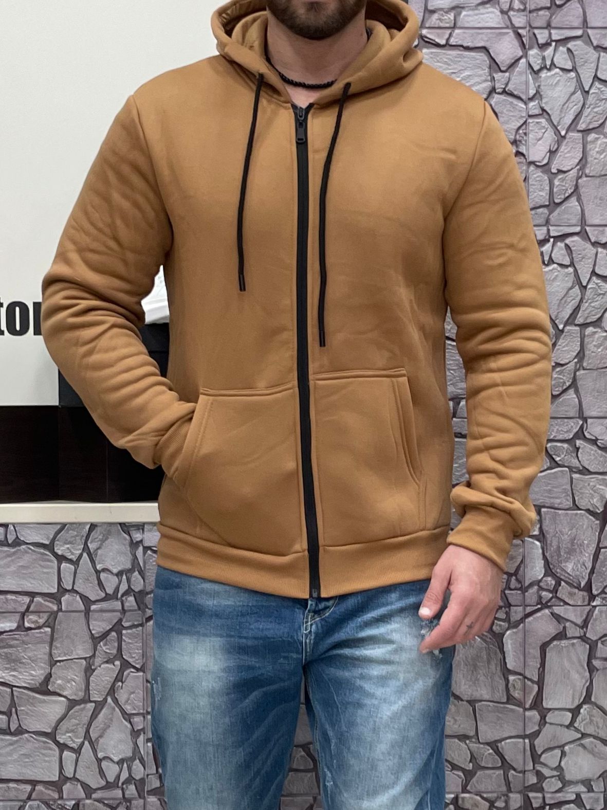 Felpa Basic con zip e cappuccio