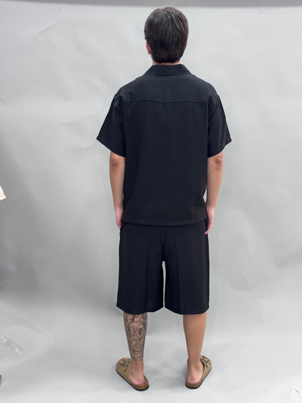 CORDSET IN LINO POLO E PANTALONCINO NERO