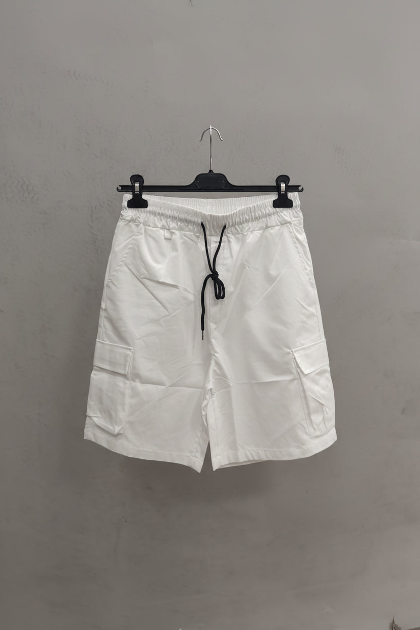 BERMUDA IN COTONE CON TASCONI COLORE BIANCO