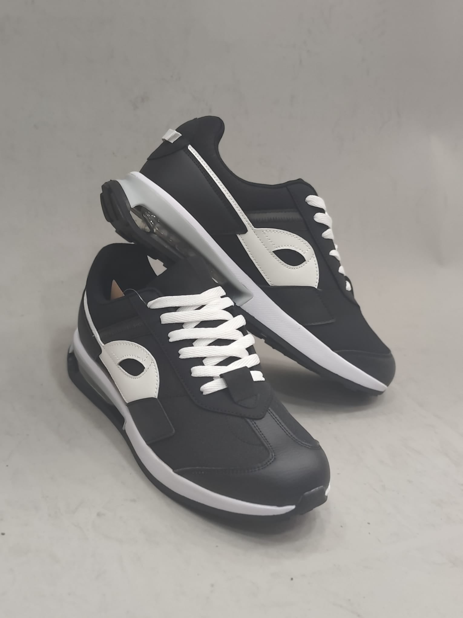Scarpe RUNNING colore nero
