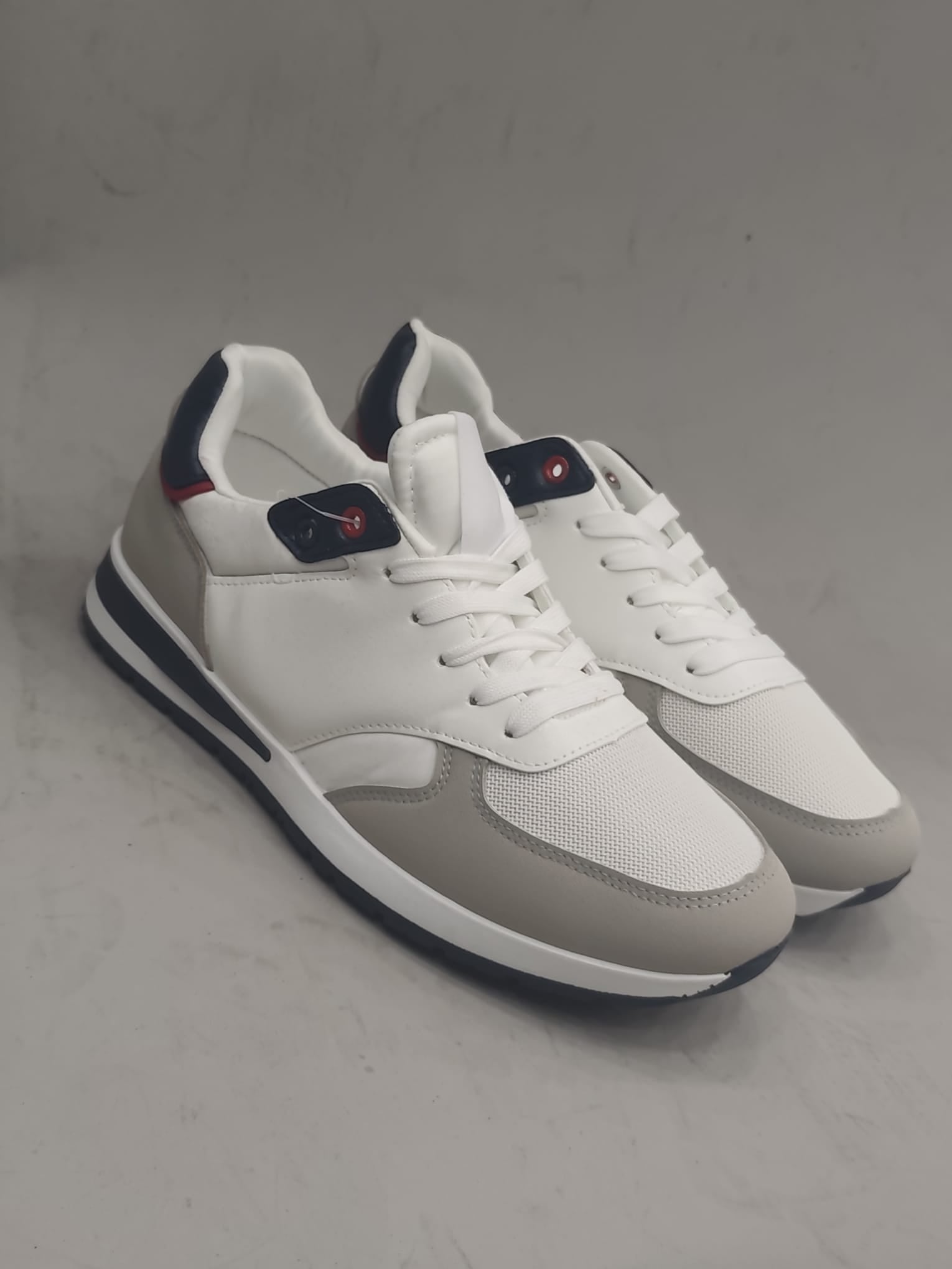 SCARPE City Walk colore bianco