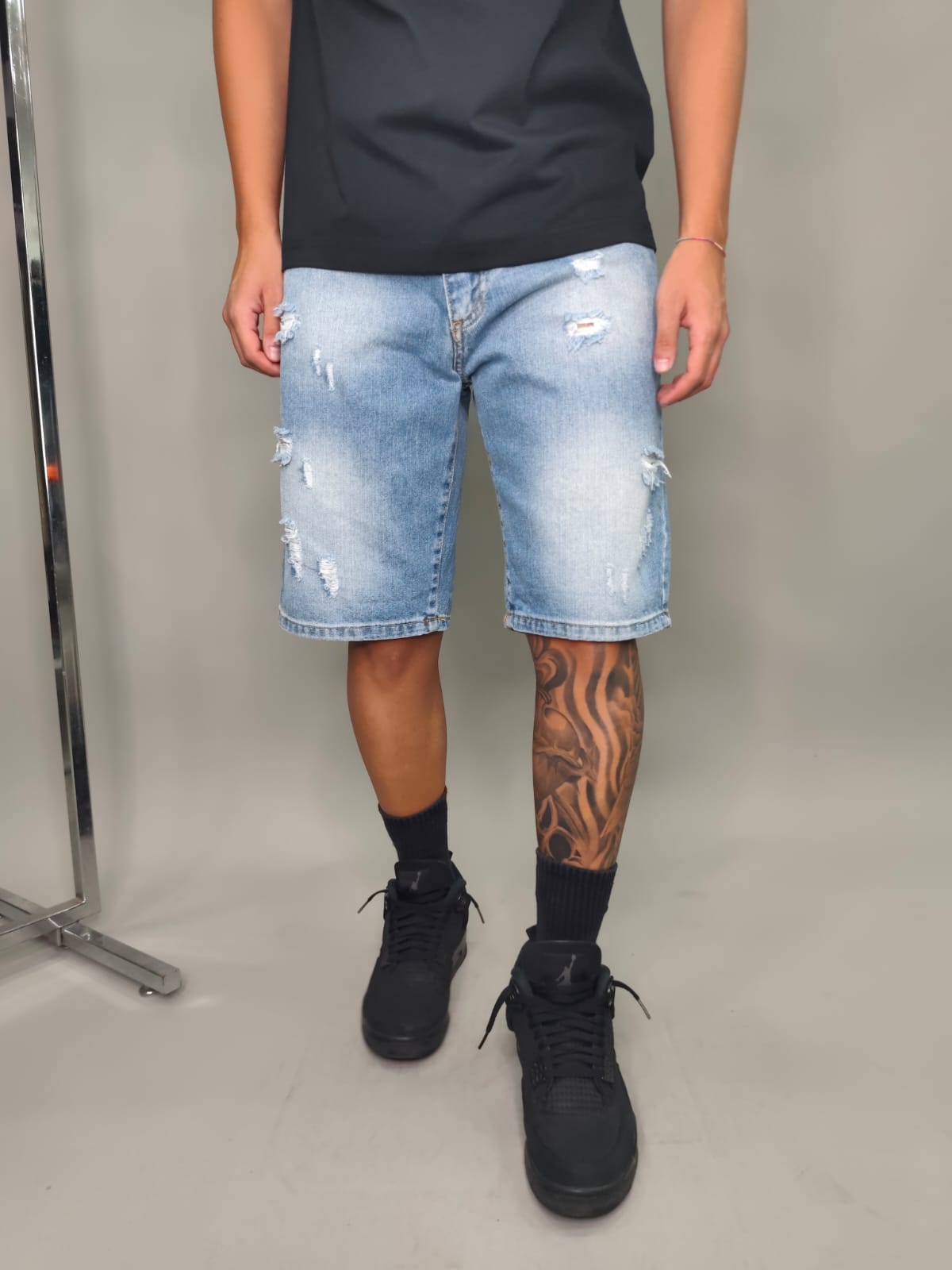 BERMUDA IN DENIM CON STRAPPI