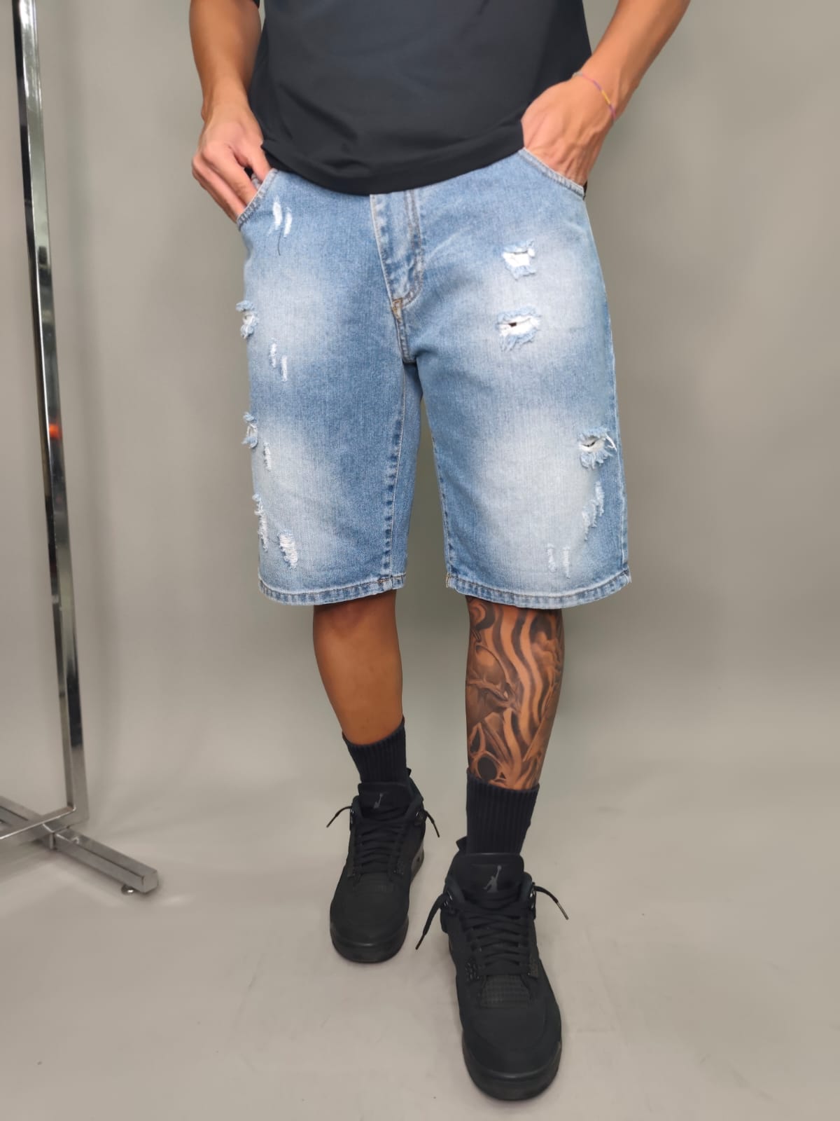 BERMUDA IN DENIM CON STRAPPI