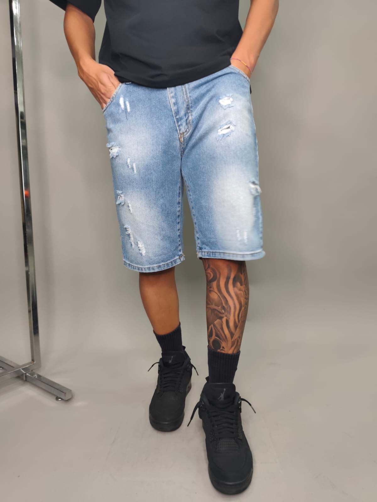 BERMUDA IN DENIM CON STRAPPI