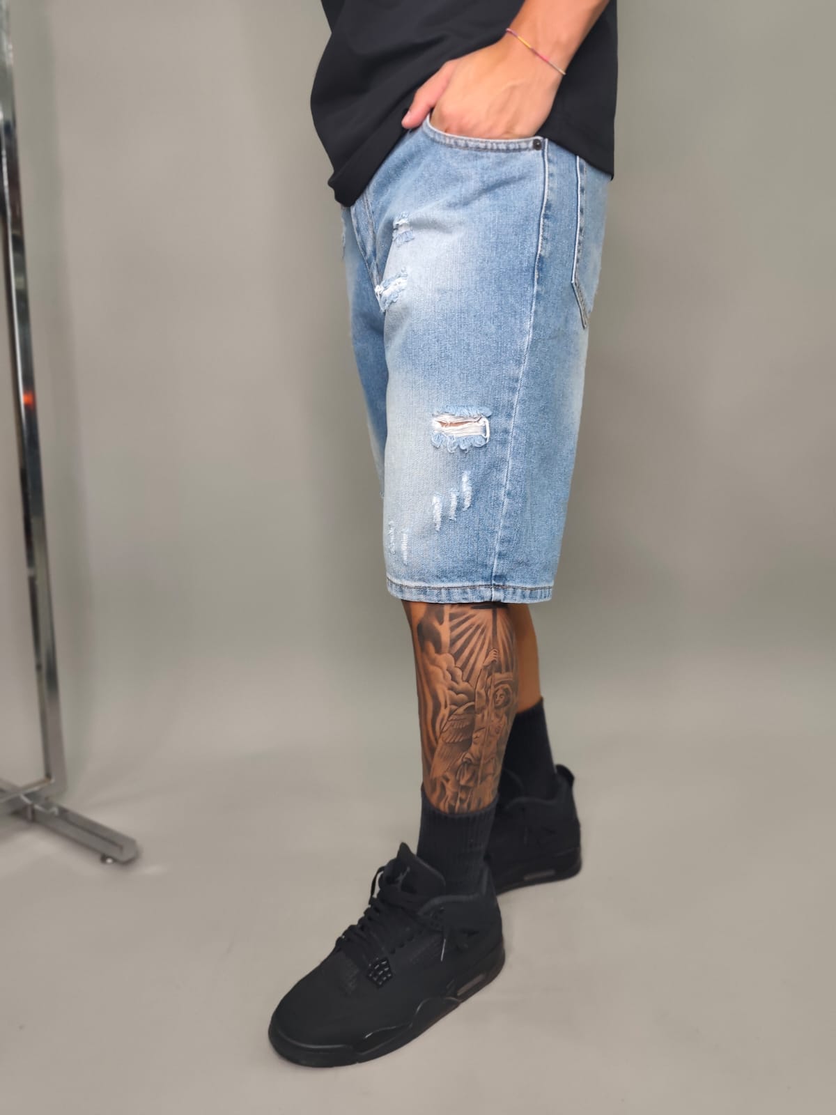 BERMUDA IN DENIM CON STRAPPI