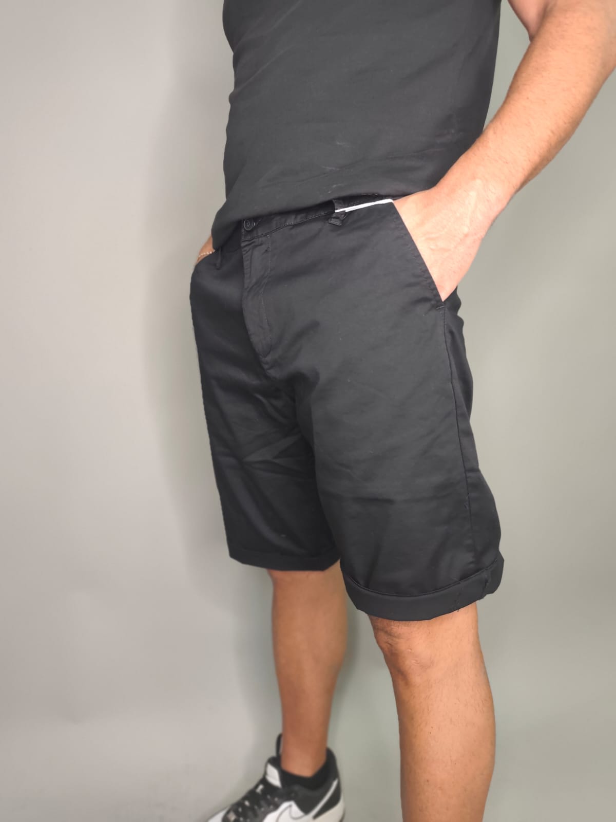 BERMUDA BRUNO LEONI COLORE NERO