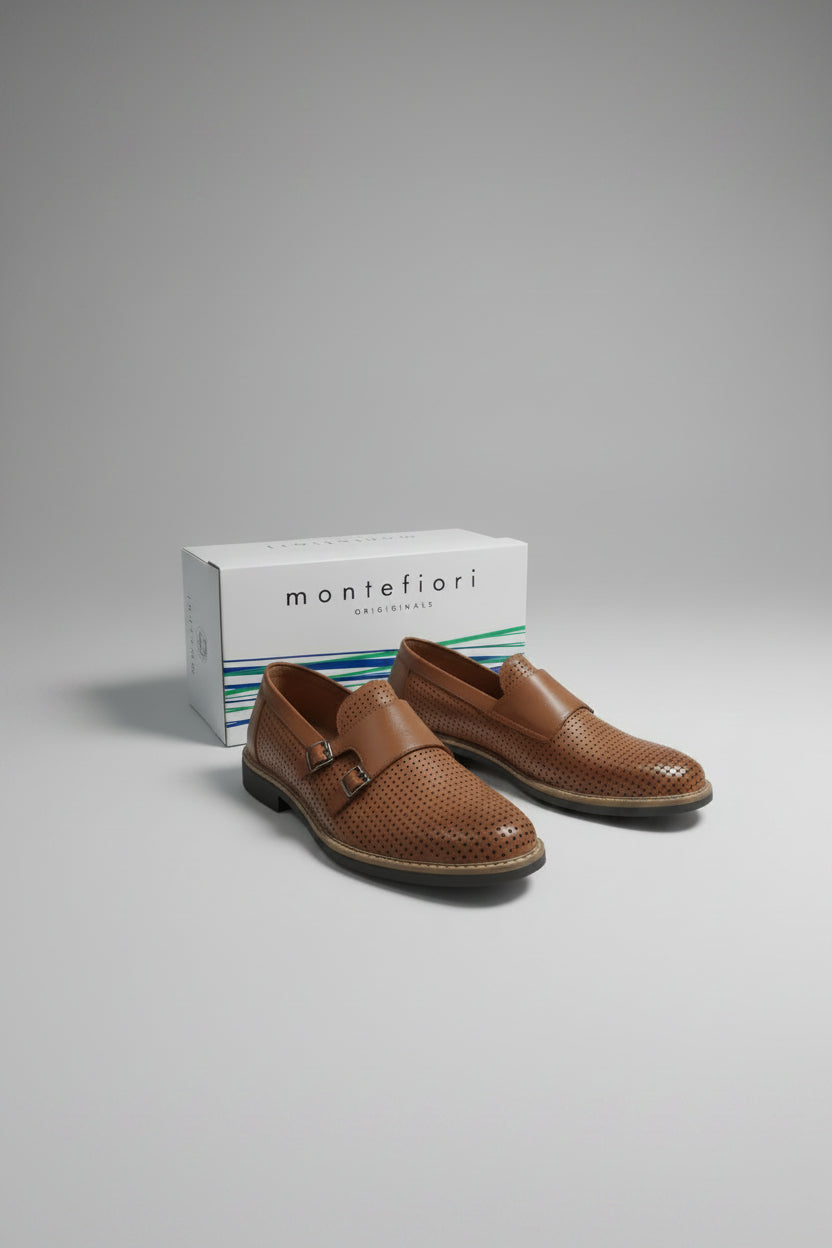 Mocassino traforato con cinturini colore cuoio
