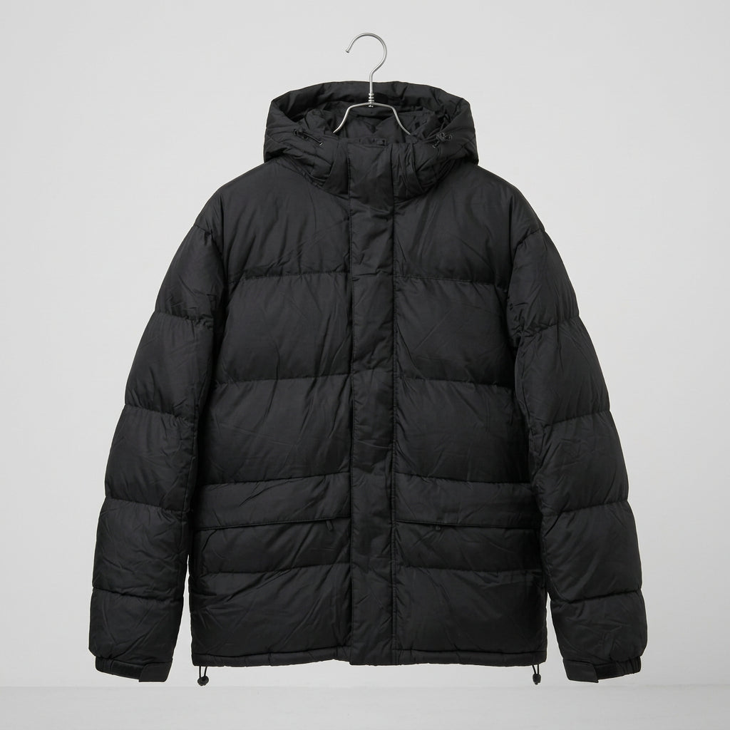 Bomber nero con zip e strappi