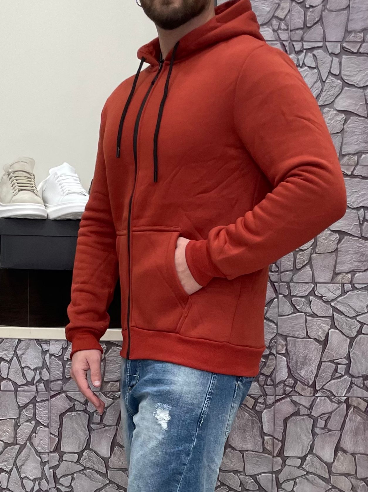 Felpa Basic con zip e cappuccio