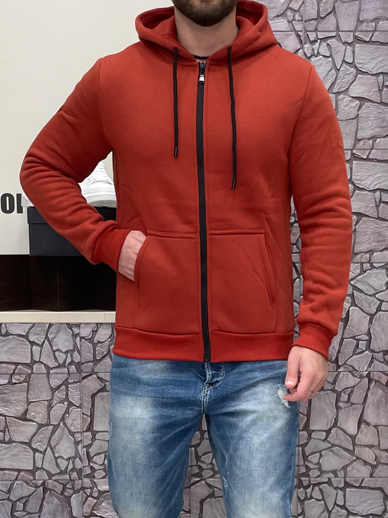 Felpa Basic con zip e cappuccio