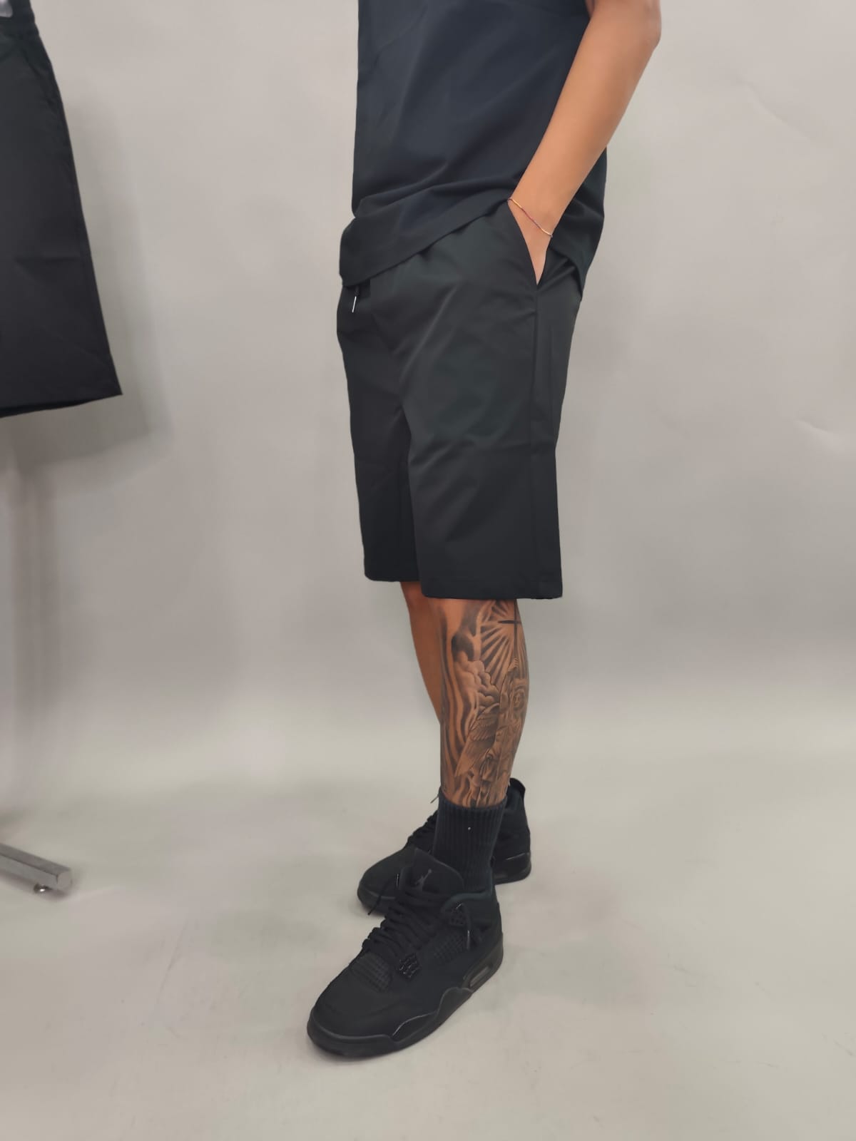 BERMUDA IN COTONE COLORE NERO